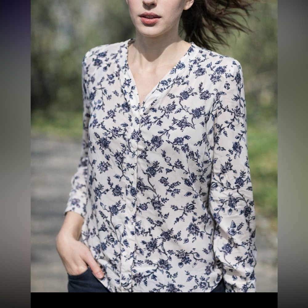 WHITE HOUSE BLACK MARKET WHBM SIZE 10 FLORAL PLEAT POPOVER BLOUSE